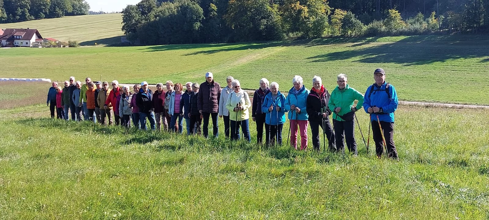 Die Turnabteilung schnürt die Wanderstiefel